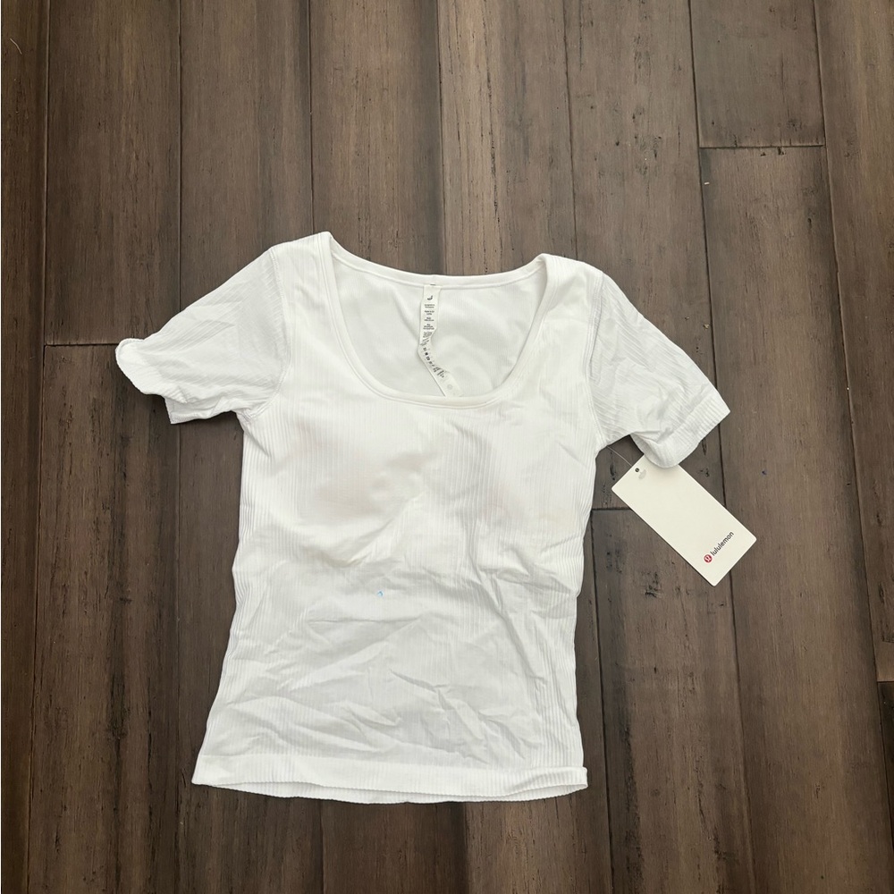 BNWT lululemon ebb to street short sleeve tee